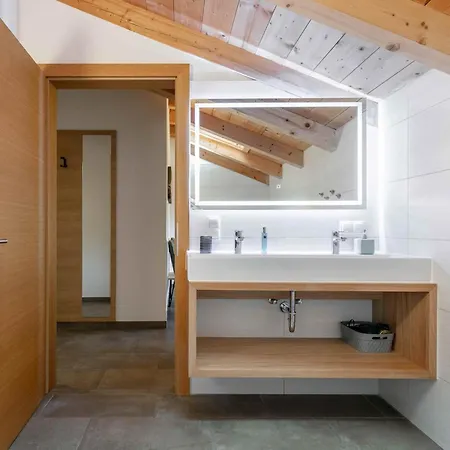 Edelalm Residenz 6 *