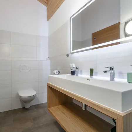 Apartment Edelalm Residenz 6 *